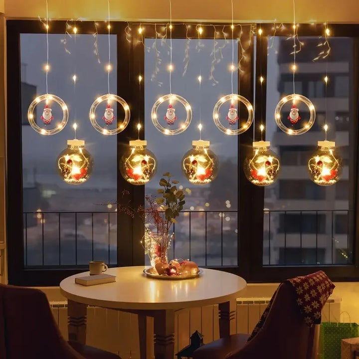 Instalación Cortina Bolas Y Aros Navideños Figuras Navideñas Cálidas