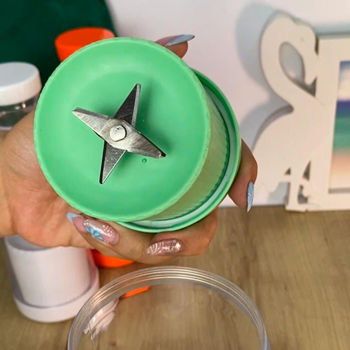 Termo Batidor Eléctrico Personal Recargable Portable DM518