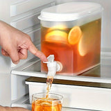 Dispensador de Bebidas de Plástico de Gran Capacidad con Grifo - Jarra Fría Duradera para Almacenamiento en Nevera, Diseño Transparente y Pico de Vertido Fácil, Ideal para Limonada, Té Helado, Bebidas Caseras - Esenciales de Cocina y Comedor, Utensilios