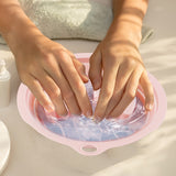 1 tazón de arte de uñas para eliminar el polvo de esmalte de uñas - Bandeja de manicura de doble compartimento rosa y azul con asas ergonómicas, diseño de spa de grado sin fragancia para uso en salones y hogares, eliminador de esmalte de uñas, herramient