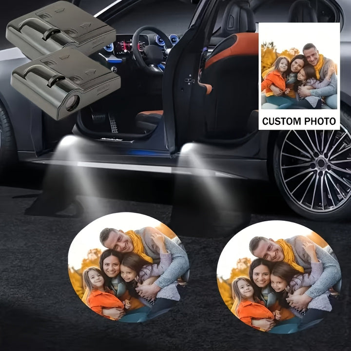 Luces de Proyección de Bienvenida para Coche Personalizadas Dos Piezas/Conjunto, Conjunto de Cuatro Luces de Bienvenida sin Batería, Todos los Diseños se Pueden Personalizar Según Preferencia Individual, Adecuado como Regalo para Diversas Fiestas