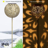 1pc Lámpara de proyección de flores huecas con enchufe de metal solar para suelo, adecuada para jardín, patio, césped, camino, balcón, estanque, decoración navideña, regalos para amigos.